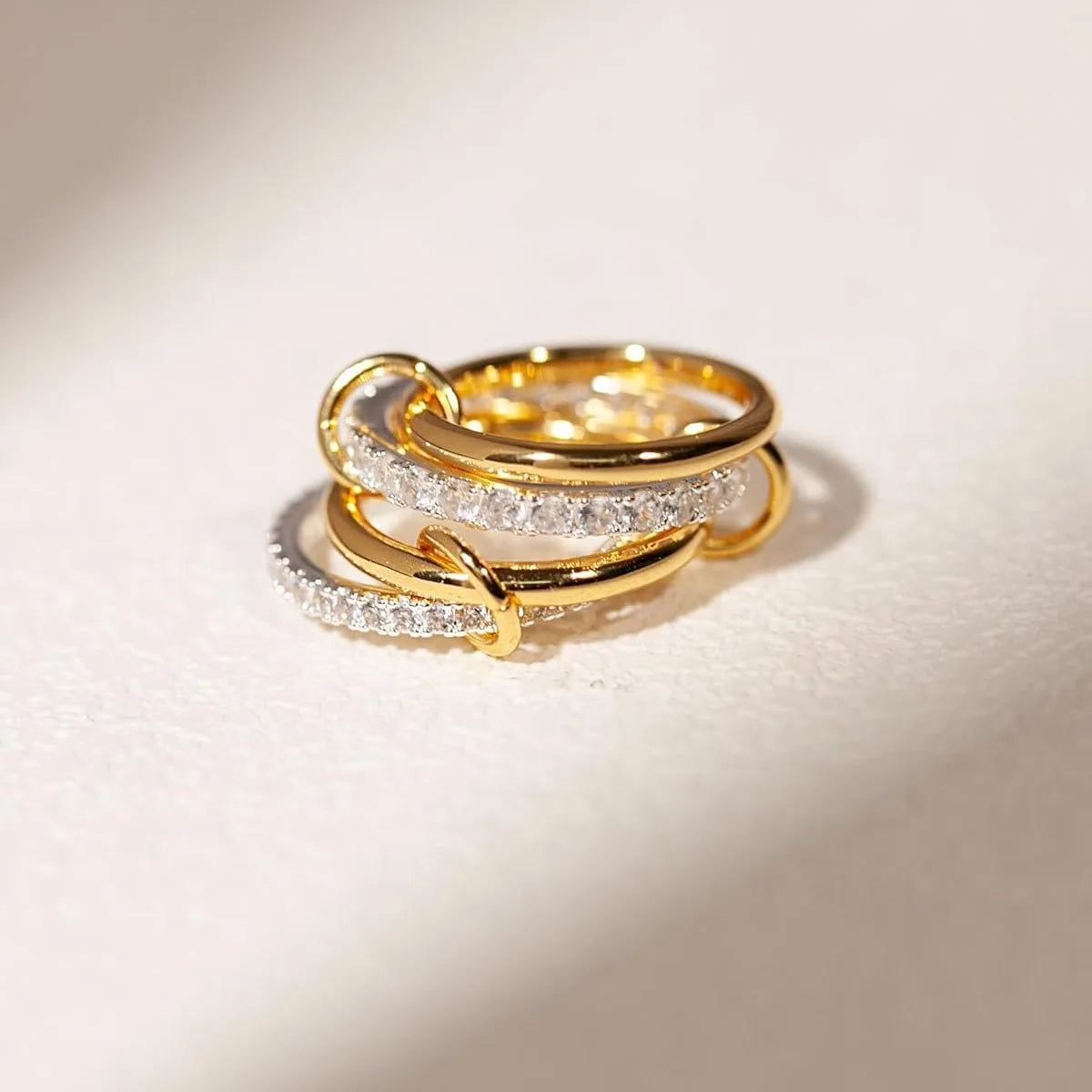 A Four-Ring Interlocking Ring With A Personalized Design Ins Style Suitable For Daily Wear And A Birthday Gift For Friends