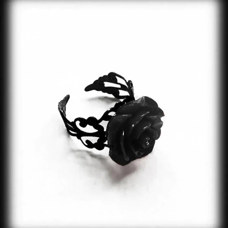 Punk Gothic Red Rose Rings Adjustable Hollow Rings for Women Witch Pagan Vintage Halloween Cool Girl Gift Party Jewelry Gift