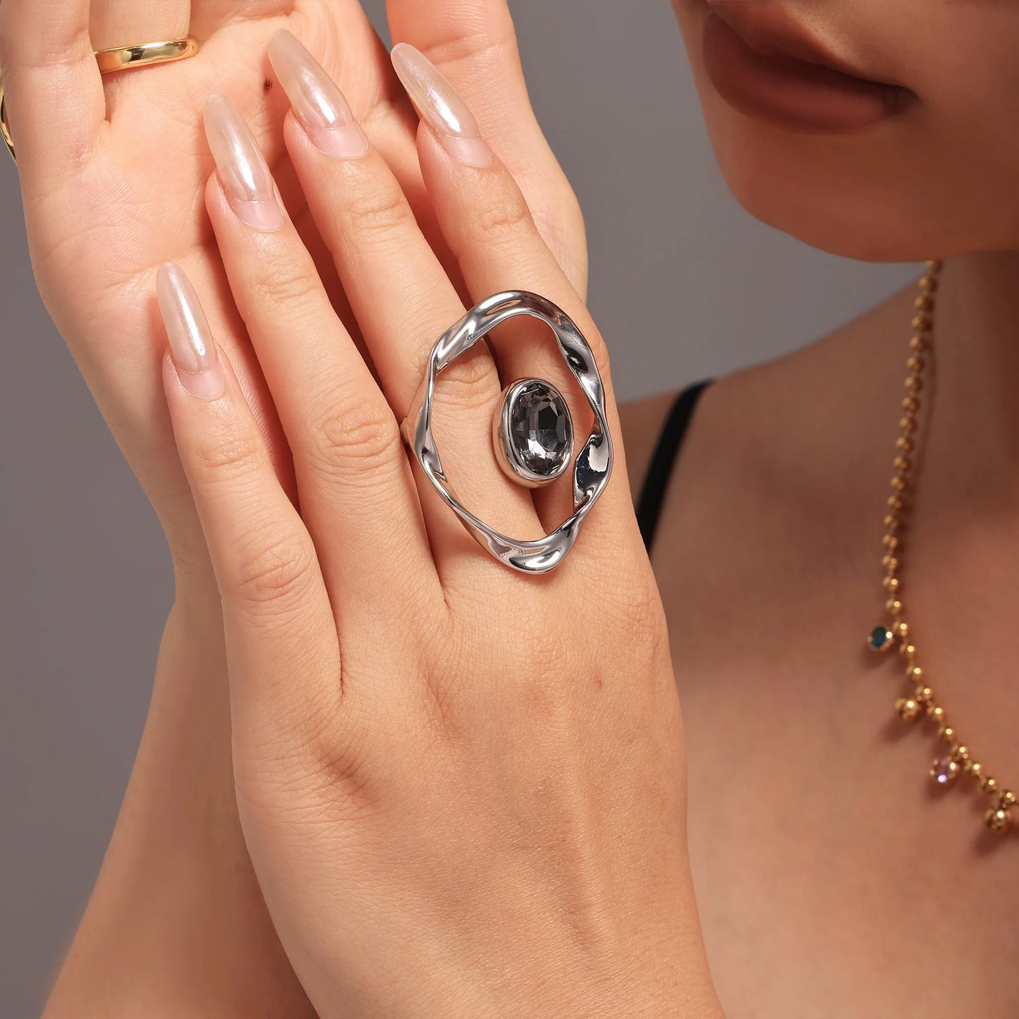 Irregular Twist Geometric Hyperbole Ring With Large Rhinestone For Women 18k Gold Plated Waterproof Women's Aesthetic Rings