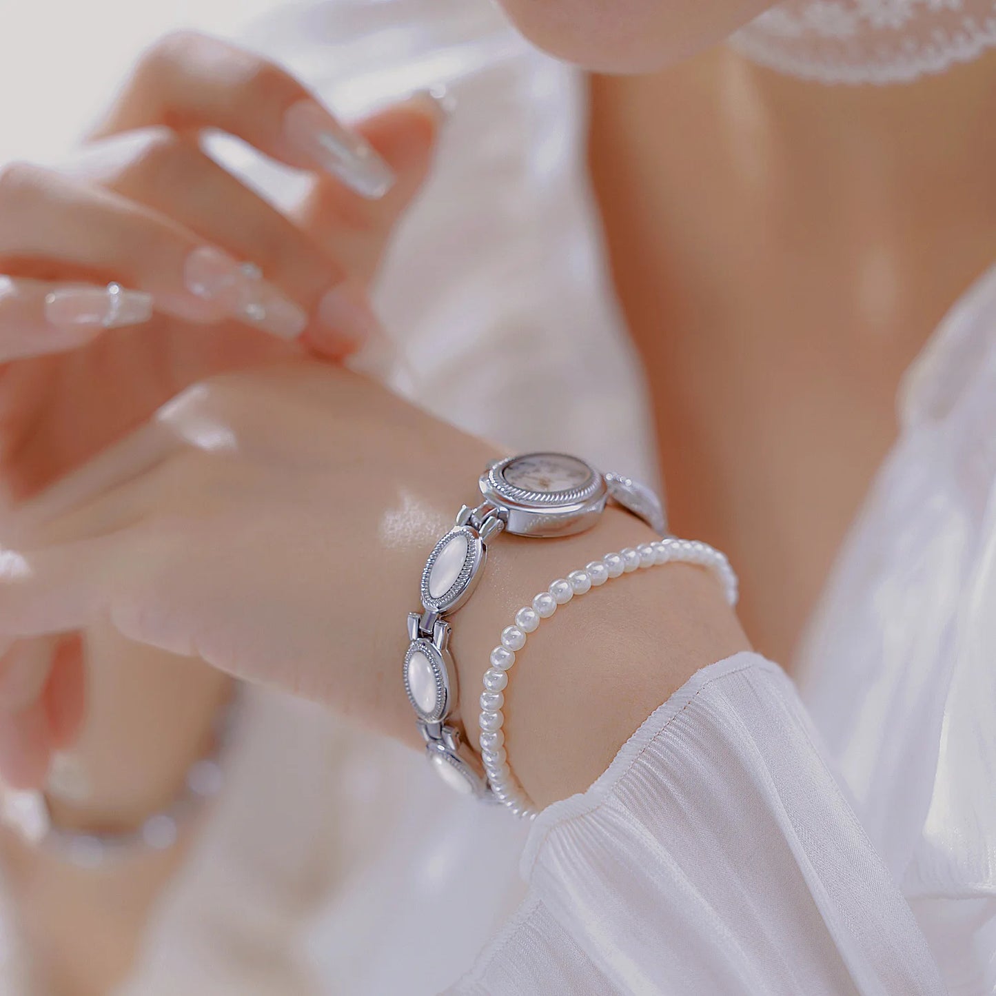 2025 New Women Wrist Watches Luxury Brand Elegant Fashion Ladies Wrist Watches For Female Clock Oval High Quality Gift Dropship