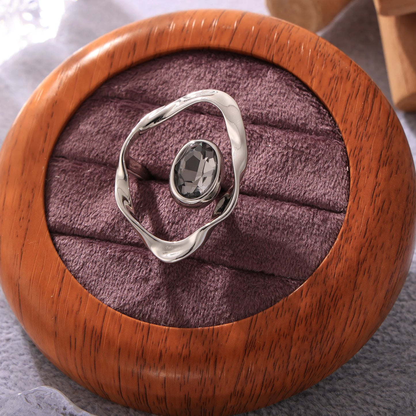 Irregular Twist Geometric Hyperbole Ring With Large Rhinestone For Women 18k Gold Plated Waterproof Women's Aesthetic Rings