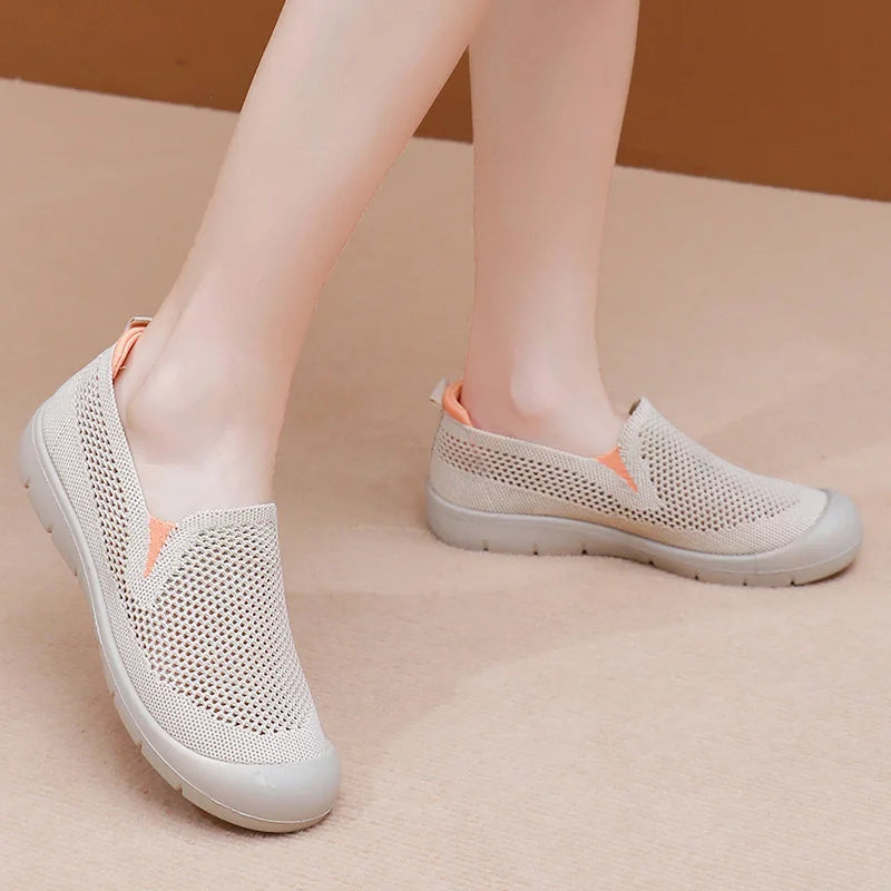 Women's casual shoes are lightweight, non slip, breathable, loafers for commuting and travel, flat shoes for comfortable women's