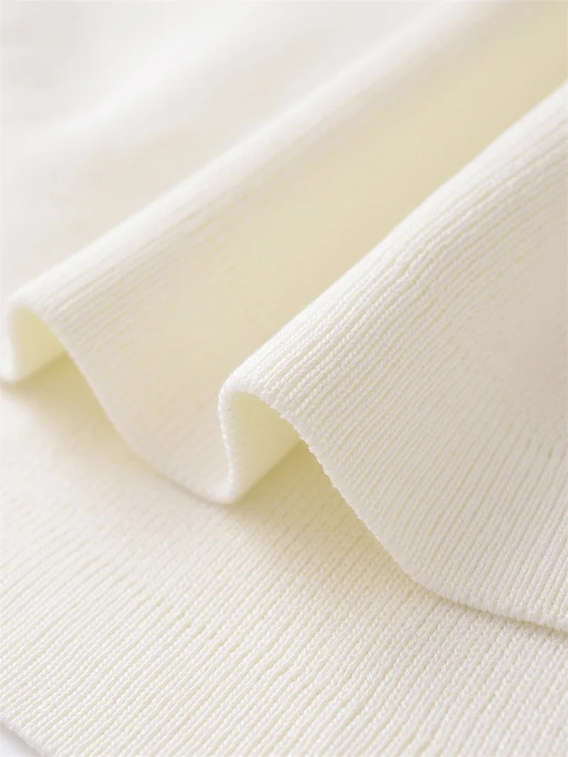 2025   Women's  Chic  Sleeveless  Top  with  Side  Buckles  Asymmetrical Hem  Casual O-neck Crop Top