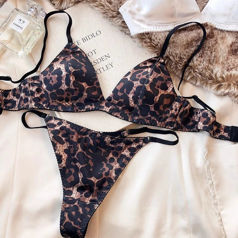 Women Sexy Underwear Triangular Cup Bra Set Small Chest Top Support Bra Comfortable Push Up Bra Breathable Seamless Underwear
