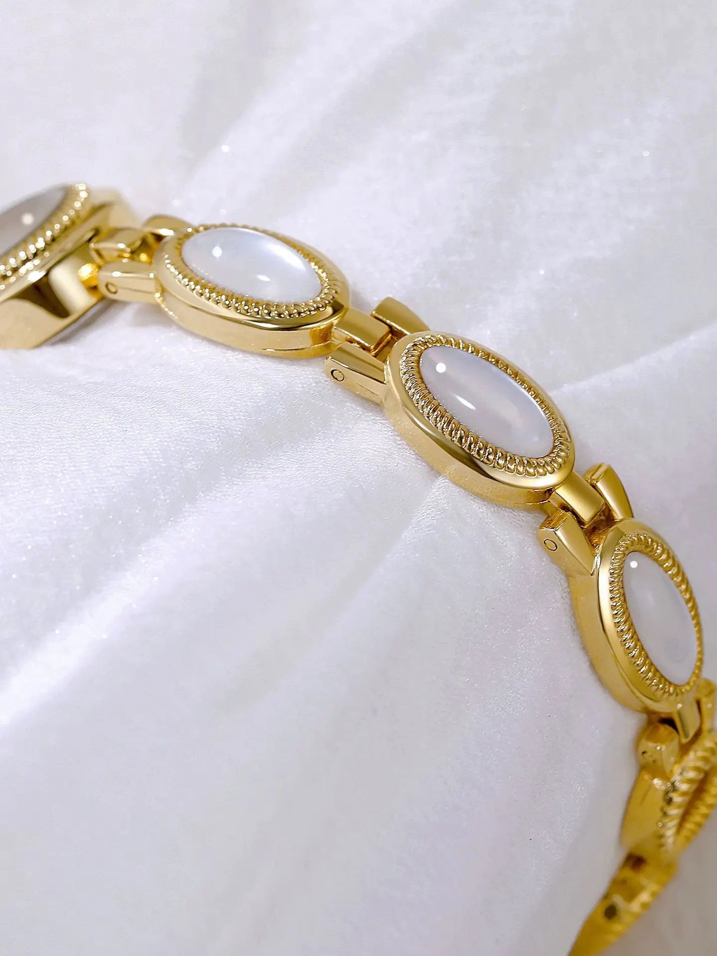 2025 New Women Wrist Watches Luxury Brand Elegant Fashion Ladies Wrist Watches For Female Clock Oval High Quality Gift Dropship