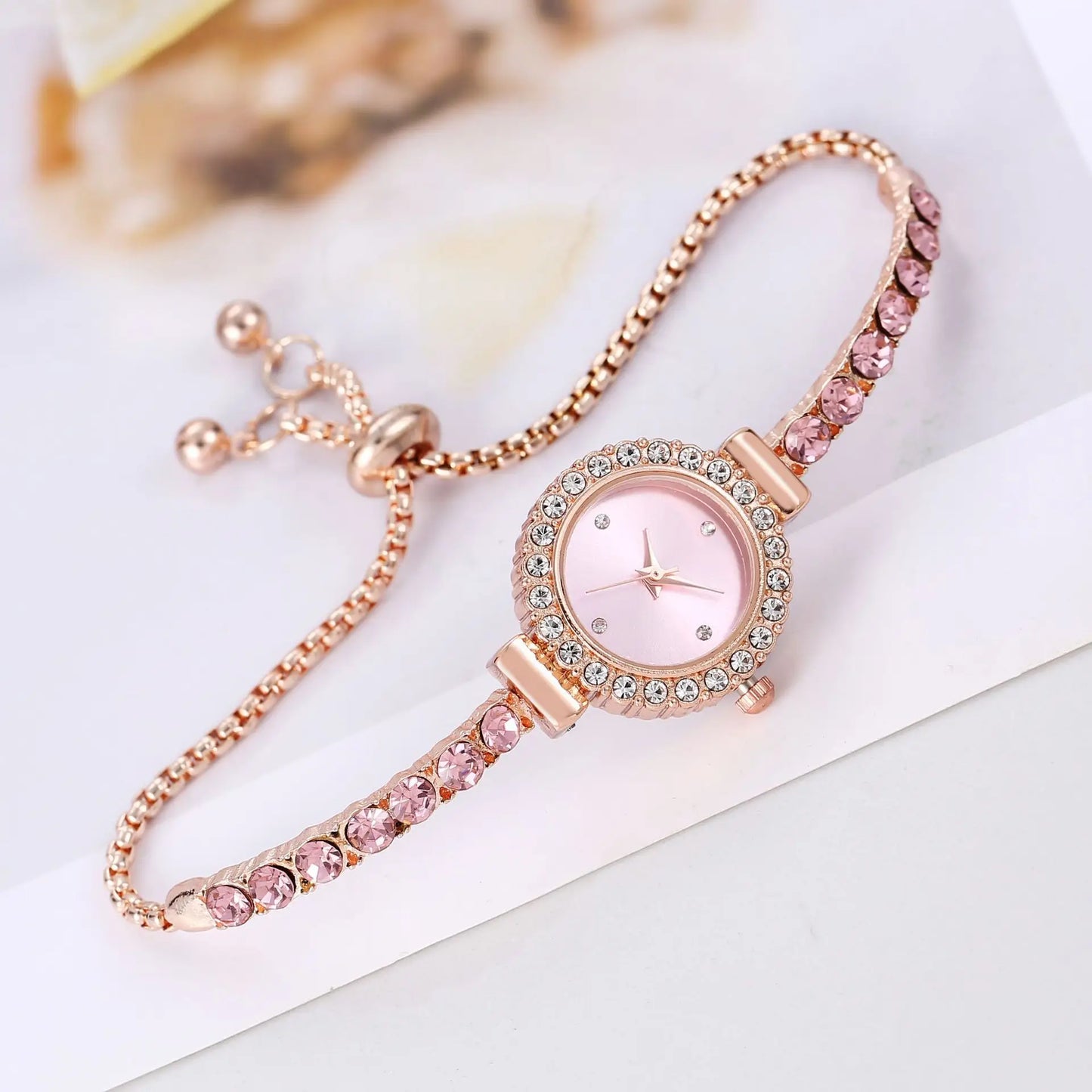 Women's Watches Fashion Exquisite Small Dial Bracelet Analog Quartz Watch（Box Not Included ）