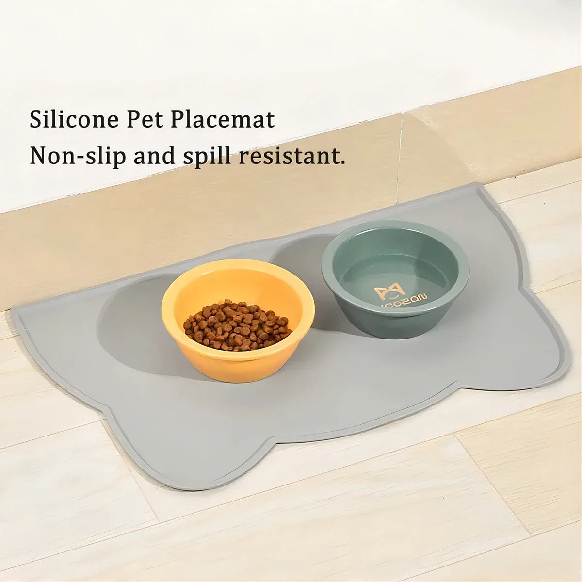 Pet silicone food mat waterproof, anti-slip, dirty, washable and easy to clean, universal tableware mat for cats and dogs.