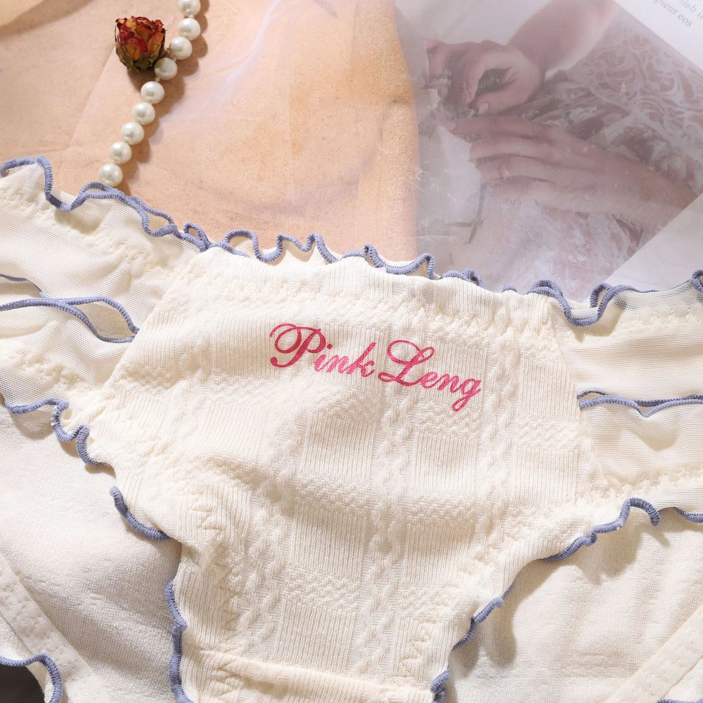 Women underwear Women's Sweet Style Ribbed Mid-Waist Panties Comfortable Breathable Hollow out Underpants Female Underwear Super