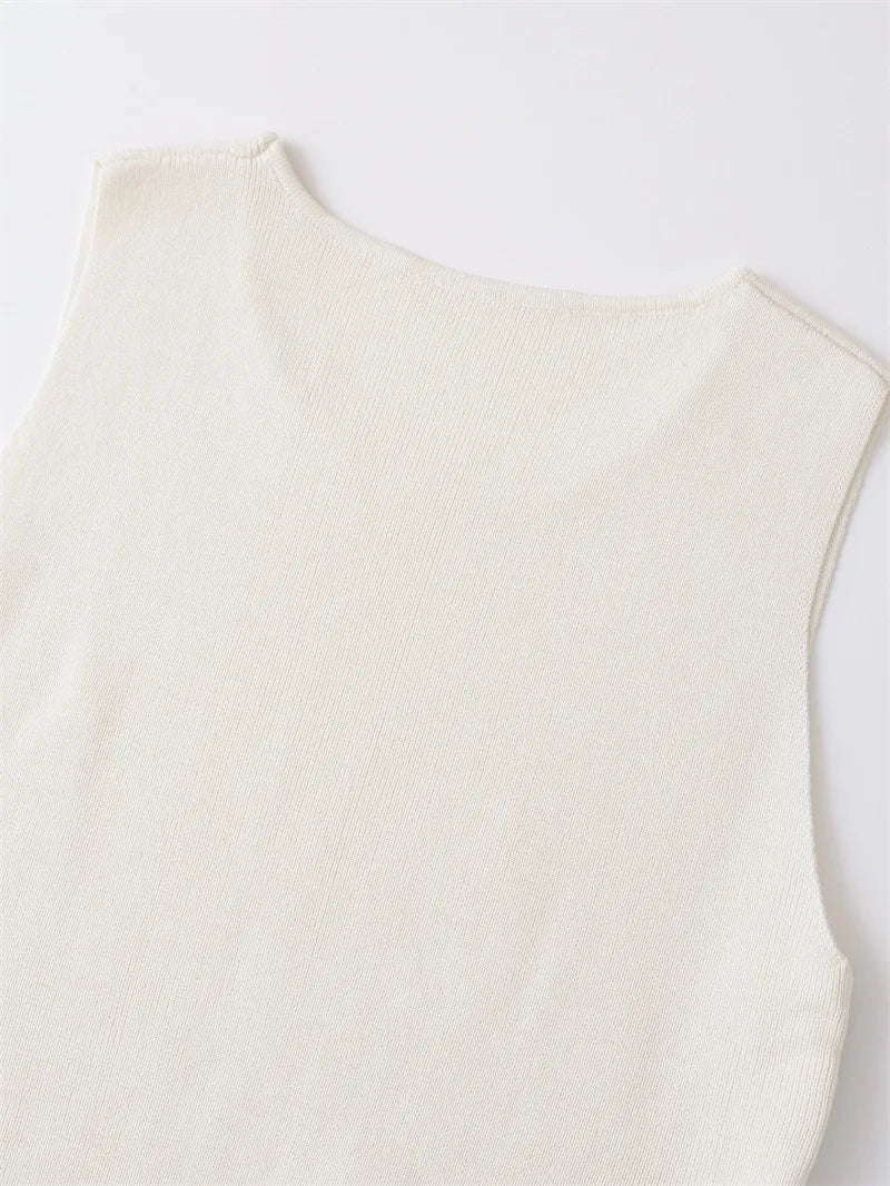 2025   Women's  Chic  Sleeveless  Top  with  Side  Buckles  Asymmetrical Hem  Casual O-neck Crop Top