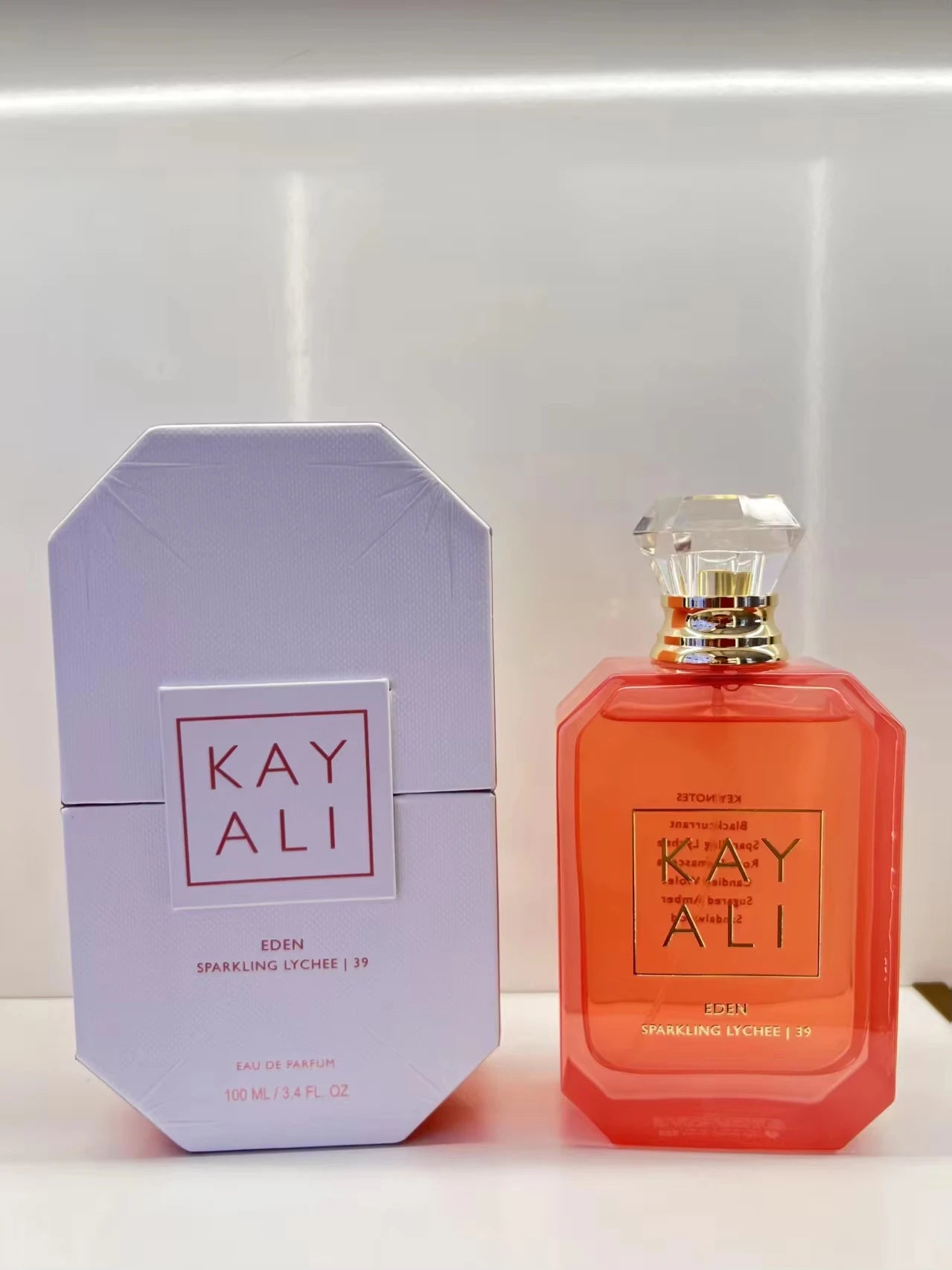 Men's and women's perfume, featuring a sweet floral and fruity base fragrance, is a noble gift. 100 ml - 8 charming scents