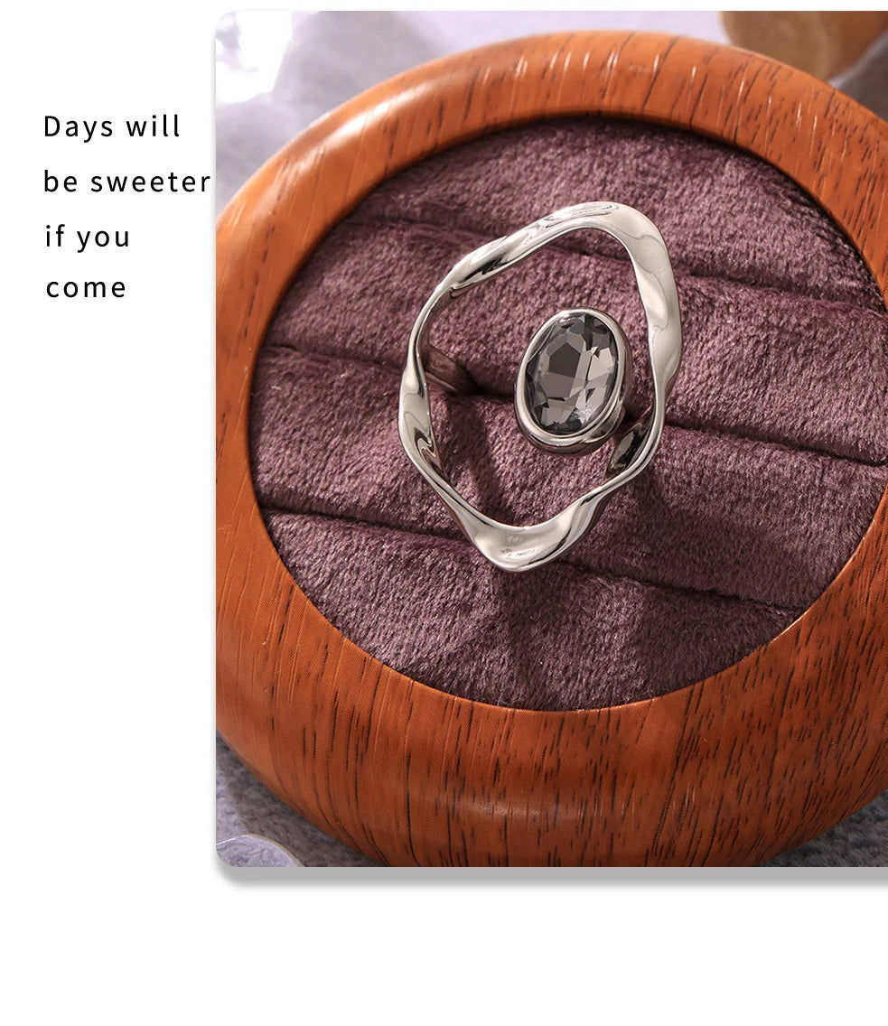 Irregular Twist Geometric Hyperbole Ring With Large Rhinestone For Women 18k Gold Plated Waterproof Women's Aesthetic Rings